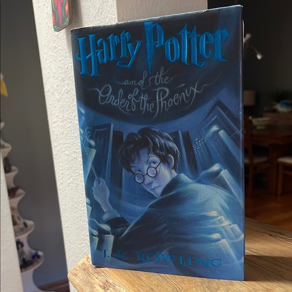 Harry Potter and the Order of the Phoenix Hard Cover Book - Picture 2 of 8